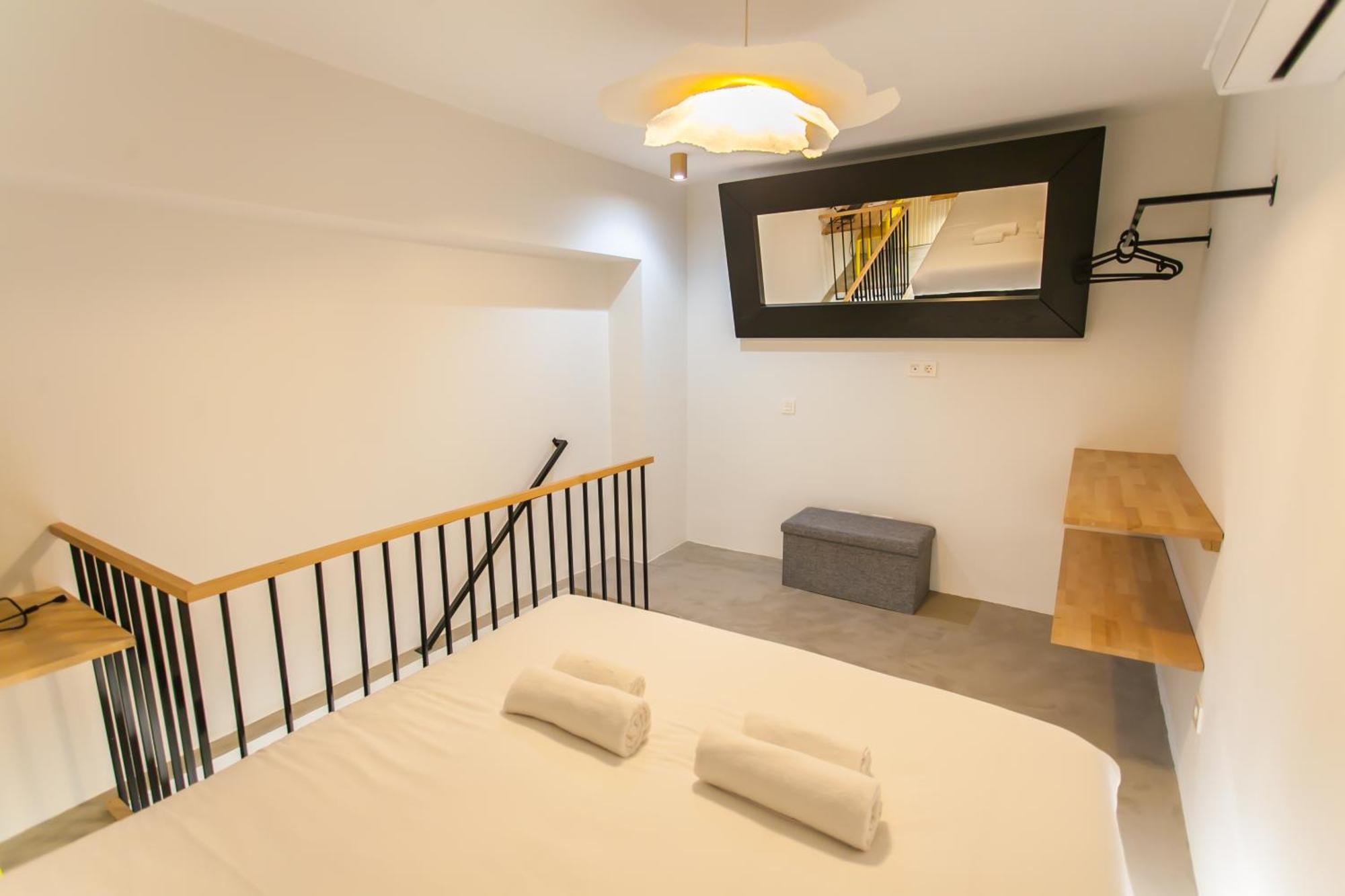 Appartement Guernica Luxury Duplex - Location, Light, And Art à Madrid Extérieur photo